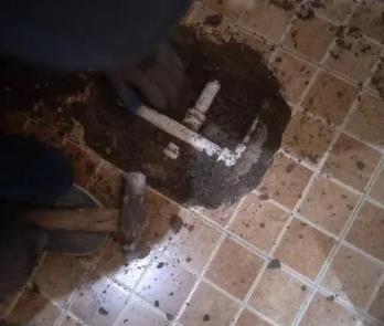 十堰市卫生间漏水维修公司为您分享下卫生间渗水如何处理及注意事项