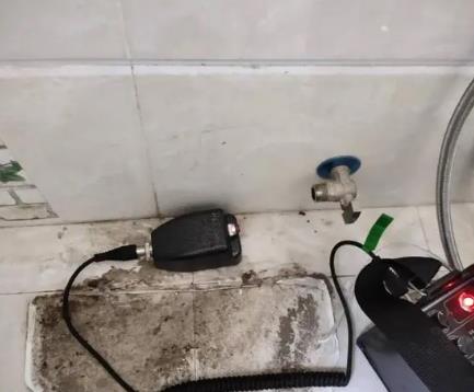 十堰市屋顶漏水维修公司分享下卫生间漏水的危害及解决方法